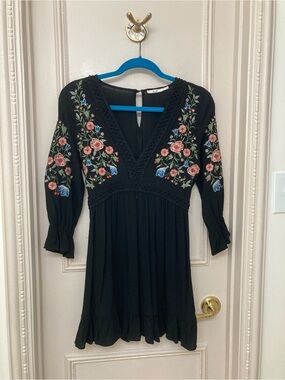 miami Black Floral Embroidered V-Neck Mini Dress